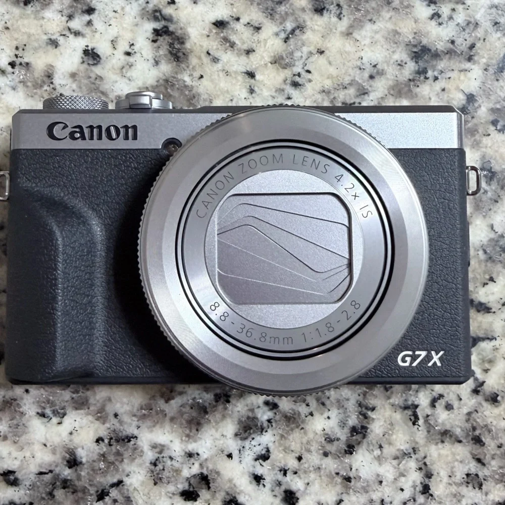 Canon G7 X Mark III - Silver & Black